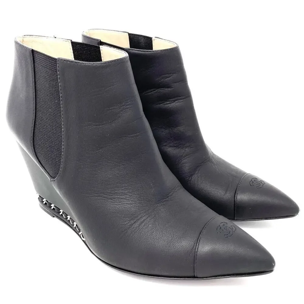 Chanel Black Boots w LOGO Pointed Toe Chain Detail 38.5 AUTHENTIC box included